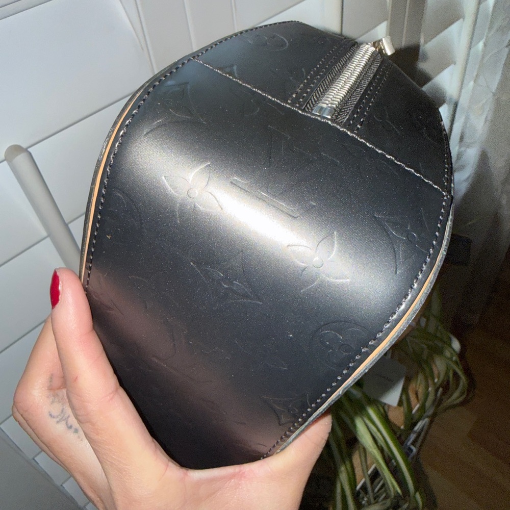 Louis Vuitton Mat Shelton in Gray Monogram Glace - Picture 6 of 16